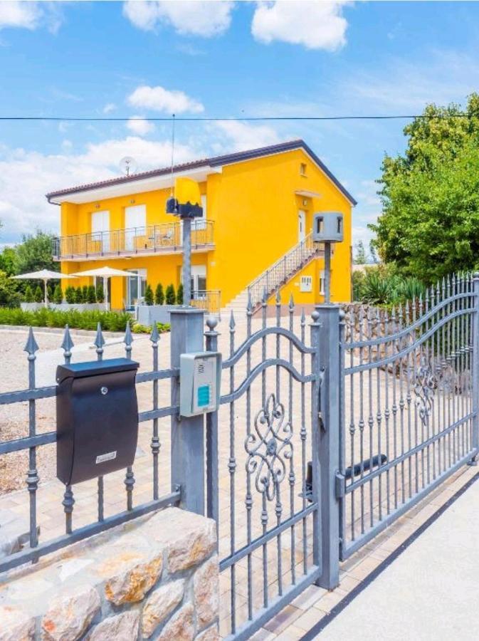 Appartamento Adriatico Omišalj Esterno foto