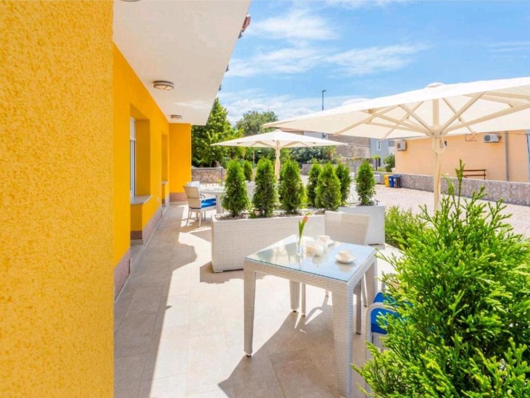 Appartamento Adriatico Omišalj Esterno foto